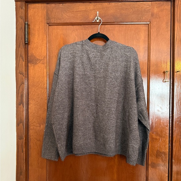 Legendary Outfitters - Crewneck Sweater - XXL - Picture 4 of 4
